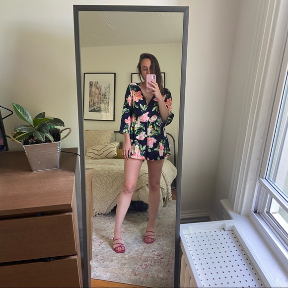 Floral Romper! - Picture 8 of 8